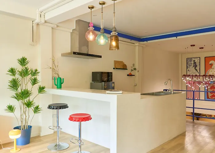 5loft Anti-hotel, Silom, 호텔 *