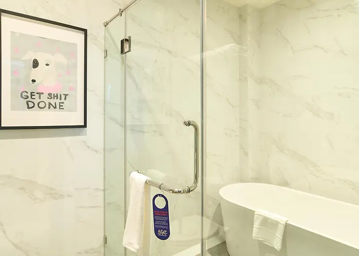 5loft Anti-hotel, Silom, 호텔 방콕