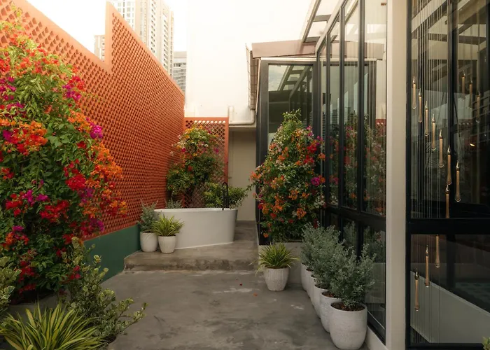 5loft Anti-hotel, Silom, 호텔 *
